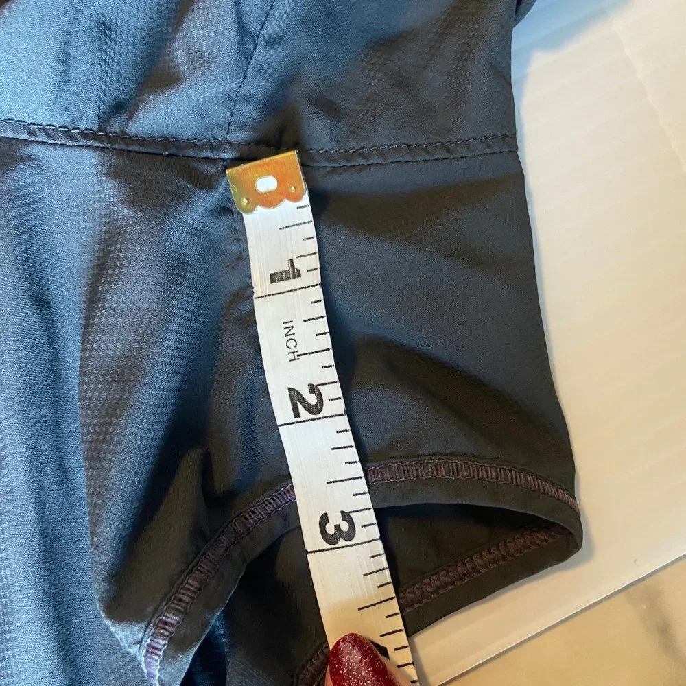Athleta Record‎ Time Microfiber Athletic Shorts  Gray Women's Size M Dark Gray